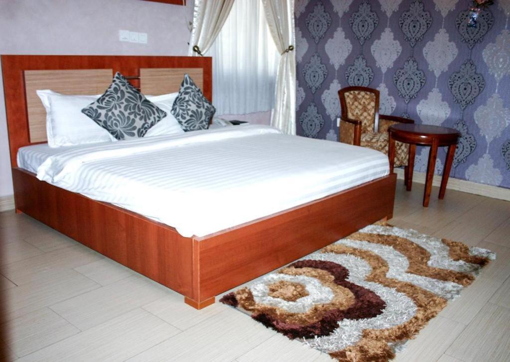 Petrus Hotels Royale Abuja Exterior photo