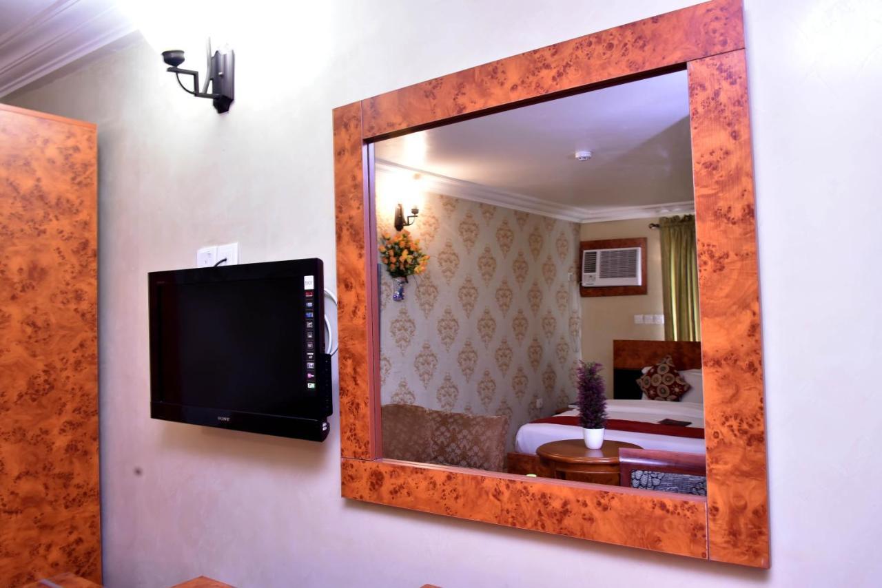 Petrus Hotels Royale Abuja Exterior photo