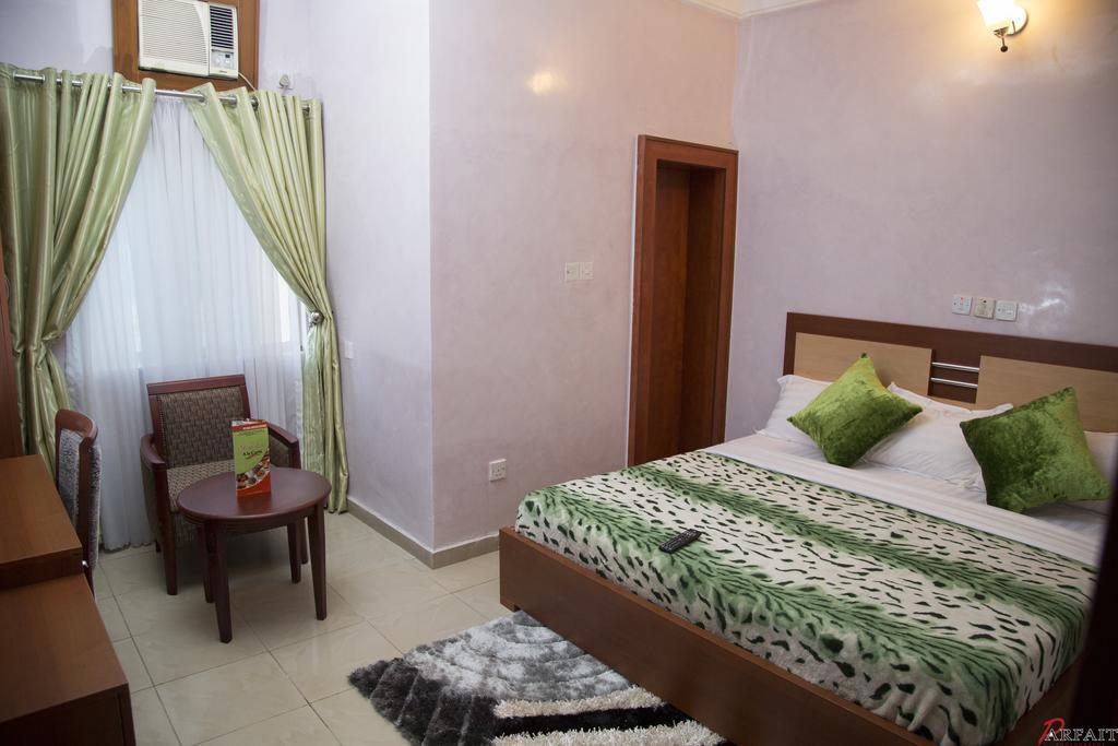 Petrus Hotels Royale Abuja Room photo