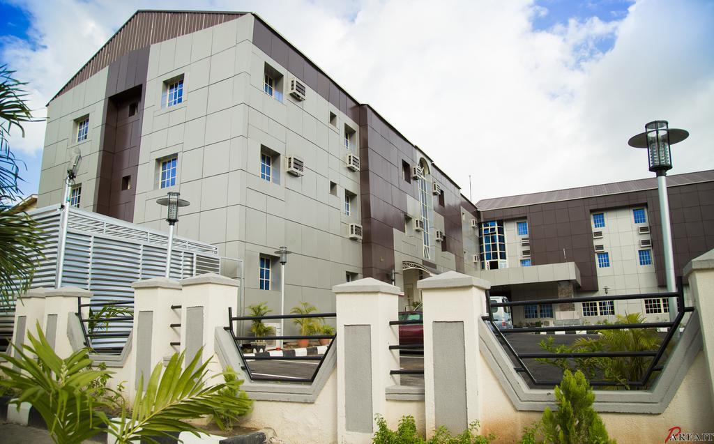 Petrus Hotels Royale Abuja Exterior photo