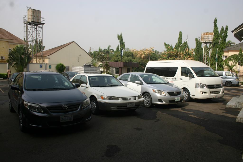 Petrus Hotels Royale Abuja Exterior photo