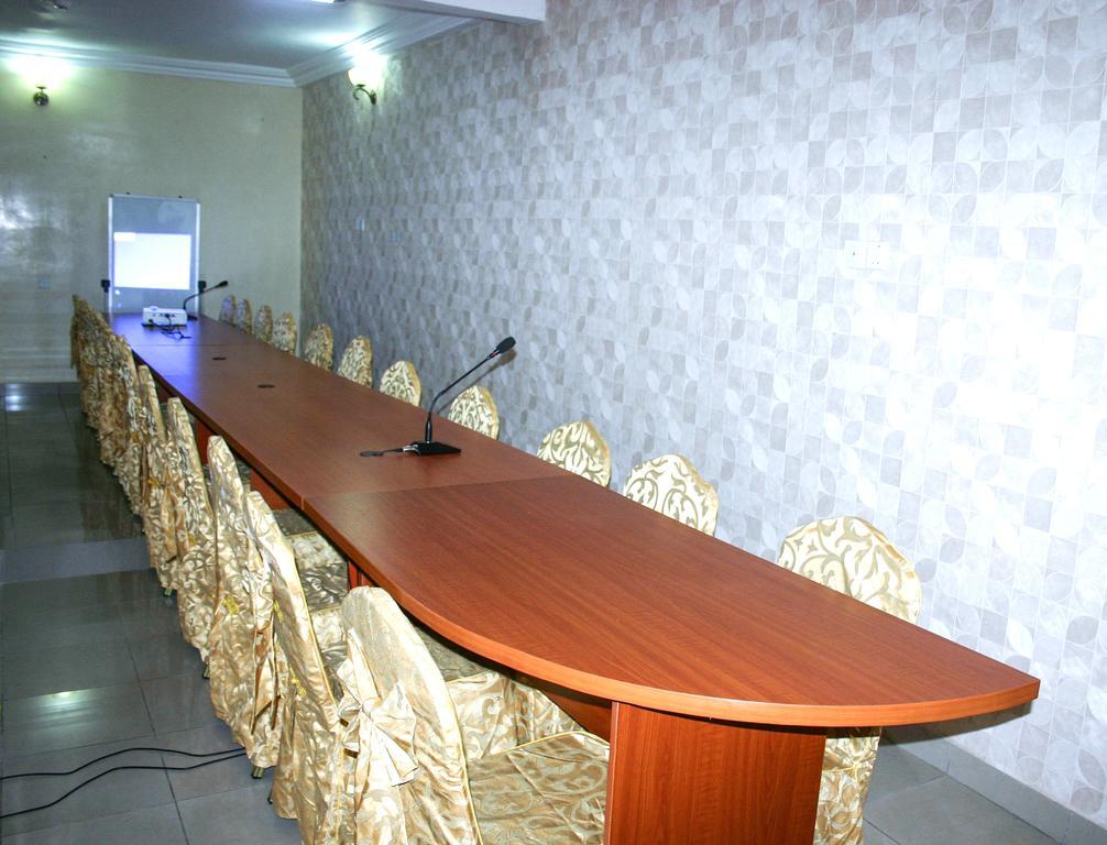 Petrus Hotels Royale Abuja Exterior photo