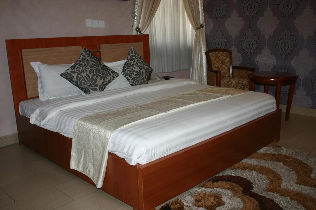 Petrus Hotels Royale Abuja Exterior photo