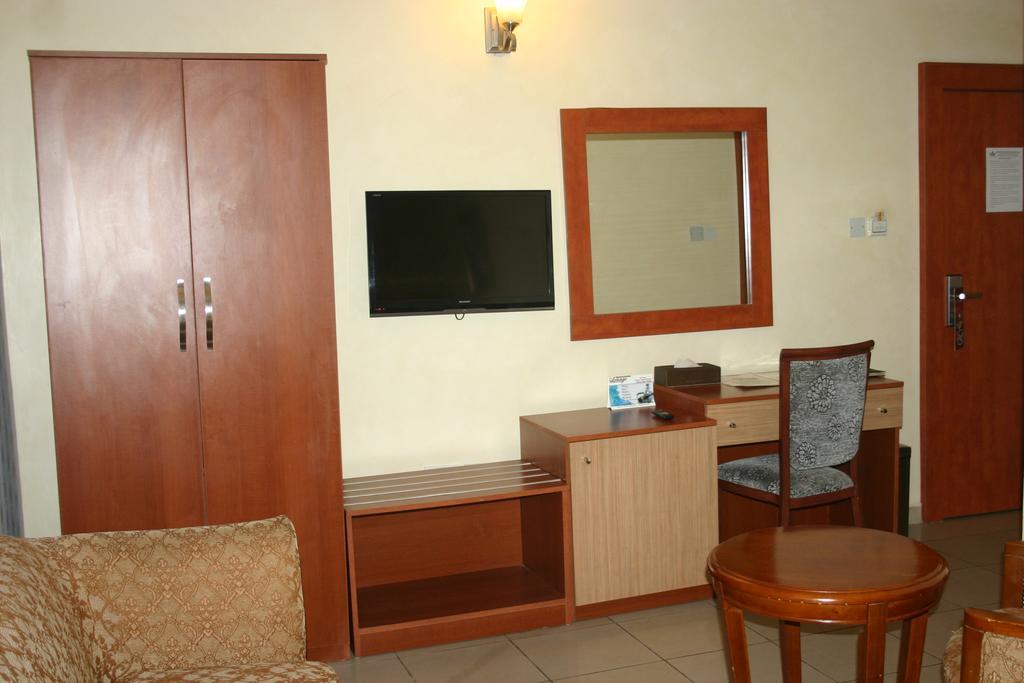 Petrus Hotels Royale Abuja Exterior photo