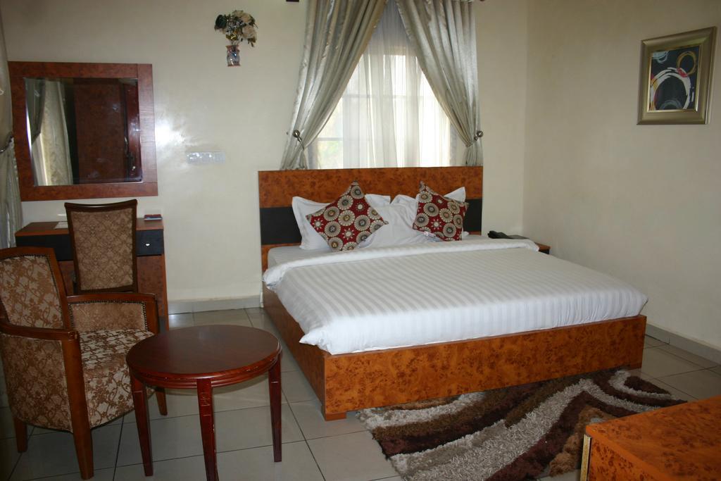Petrus Hotels Royale Abuja Exterior photo